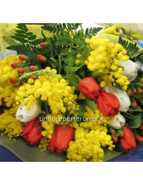 Bouquet di tulipani misti e mimosa