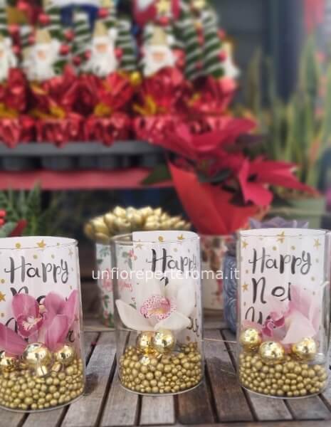 Fiore di orchidea in vaso di vetro 